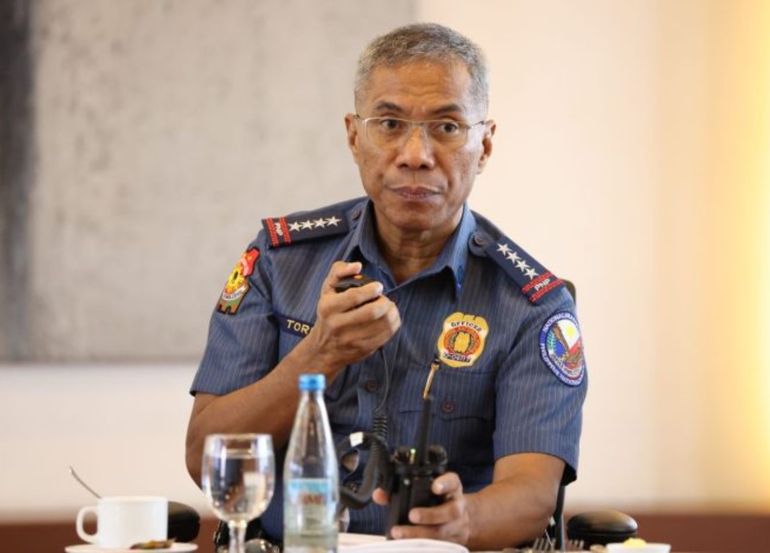 El jefe de la Policía de Filipinas estableció un plazo de un año para que los agentes bajen de peso.