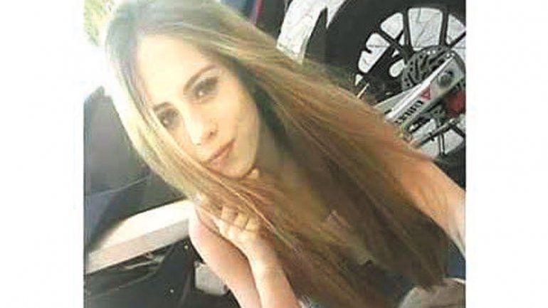 Carmen murió tras el choque: su padre le había regalado la moto.