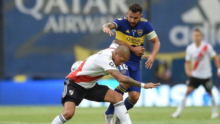 Maidana y Tevez, en el reciente clásico que terminó 1 a 1.