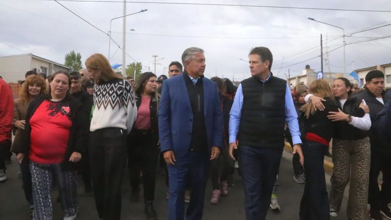 Mariano Gaido y Rolando Figueroa inauguraron 300 cuadras de asfalto en el barrio Z1