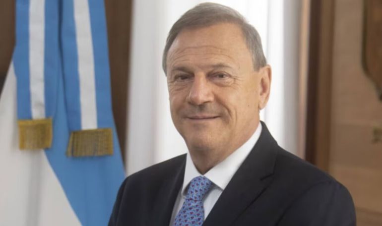 Además se oficializaron las salidas del jefe de la Unidad de Información Financiera (UIF)