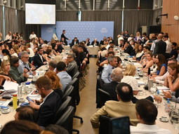 La reforma laboral modificada ya se debate en comisiones. La reforma laboral modificada ya se debate en comisiones.