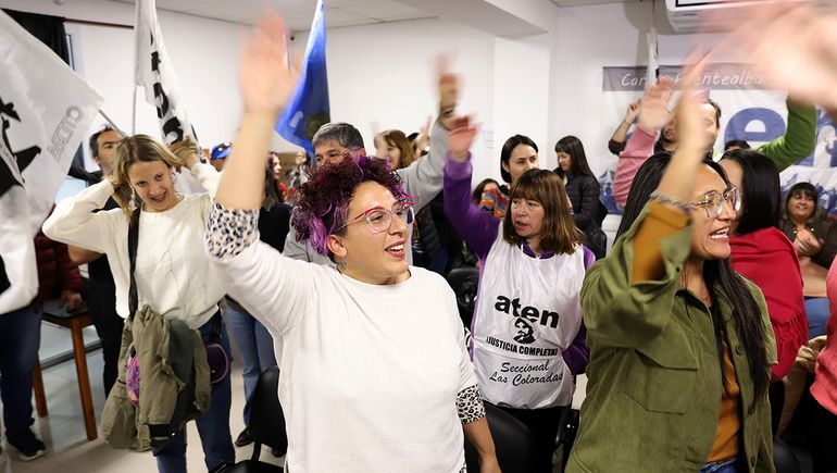 ATEN cree que la admisibilidad del TSJ al recurso de inconstitucionalidad del presentismo es un logro. Pero no quedaron todos conformes. ATEN cree que la admisibilidad del TSJ al recurso de inconstitucionalidad del presentismo es un logro. Pero no quedaron todos conformes.