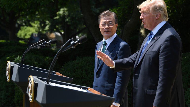 Trump hizo el anuncio luego de un encuentro con su par de Corea del Sur.