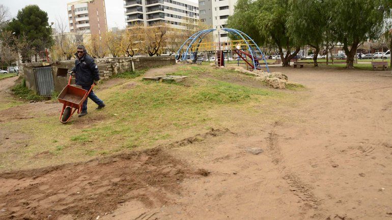 Se anotaron 300 vecinos para trabajar cuidando las plazas de la ciudad