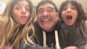 el sentido posteo de dalma y gianinna en el cumpleanos 65 de diego maradona el sentido posteo de dalma y gianinna en el cumpleanos 65 de diego maradona