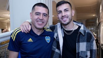 el encuentro leandro paredes y juan roman riquelme tras el partido en la bombonera el encuentro leandro paredes y juan roman riquelme tras el partido en la bombonera