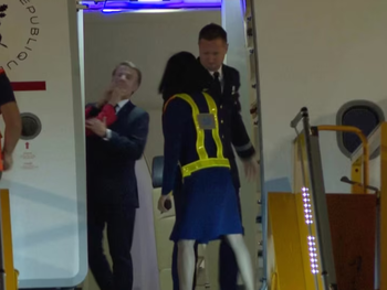 Un mensaje de texto y un cachetazo viral: revelan el motivo detrás de la furia de Brigitte con Macron Un mensaje de texto y un cachetazo viral: revelan el motivo detrás de la furia de Brigitte con Macron