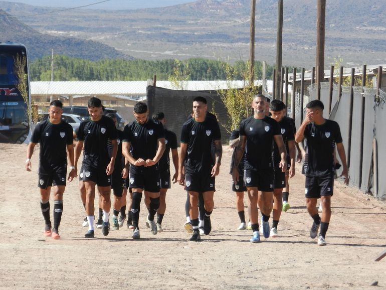 El flamante refuerzo de Cipo, Yair Mar&iacute;n, en su primer partido con la camiseta albinegra. Fotos: gentileza Cipo Pasi&oacute;n (Leo S&aacute;nchez)&nbsp;