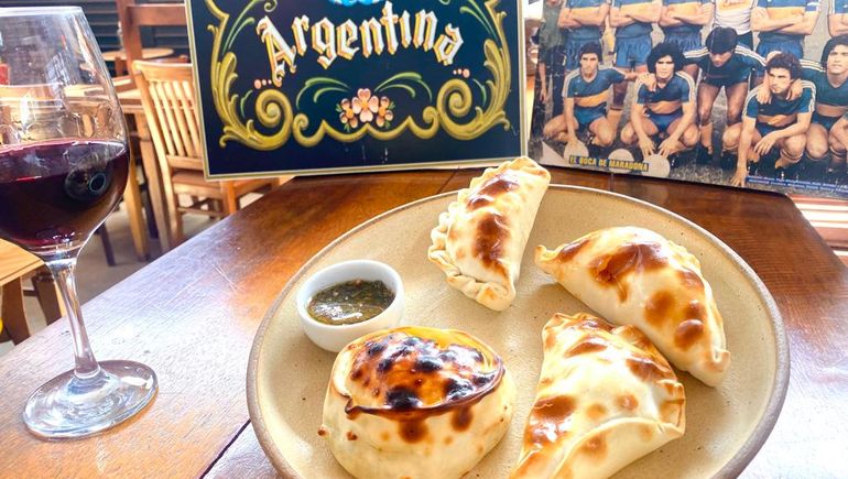 Las empanadas de Gustavo y el Boca campeón con Maradona.