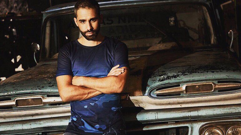 Full time. El Pollo contó que no tiene ni un solo día para viajar porque trabaja de lunes a lunes. Además