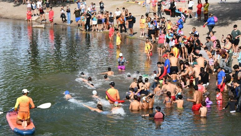 En 11 fotos, así se vivió la jornada de niños guardavidas en el Limay