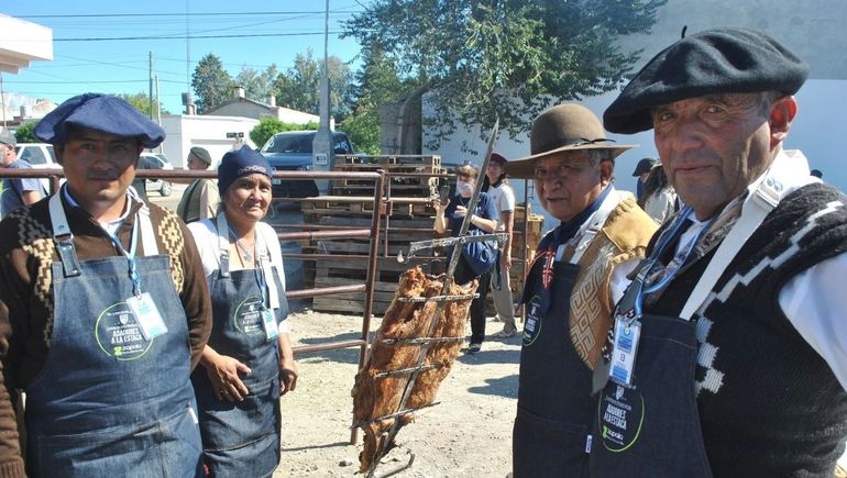Las historias detrás de la exitosa competencia de asado a la estaca en Zapala