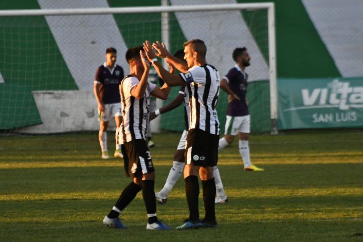 El festejo albinegro tras un triunfazo.