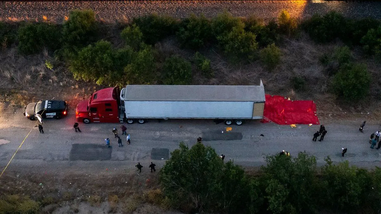 Horror en Texas: hallan muertos a 46 migrantes adentro de un camión