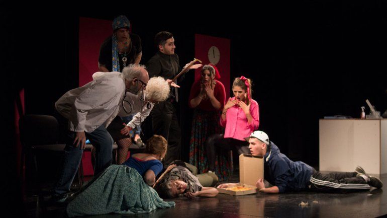 Salazar encabeza el elenco de Sobreturno