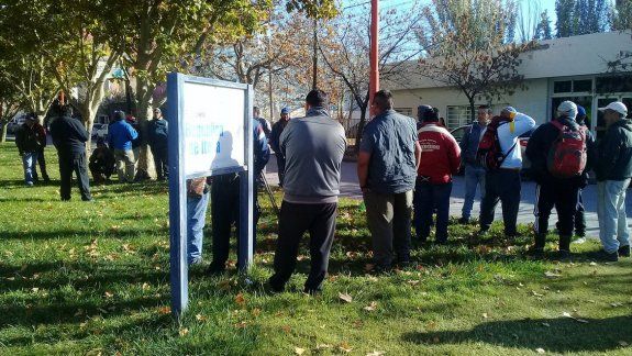 Uatre protestó en Ecofrut por la deuda salarial de un empaque