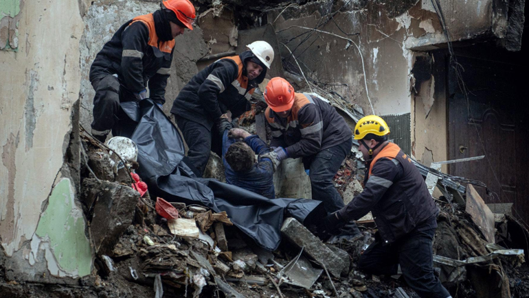 Ucrania: más víctimas por el ataque a un edificio