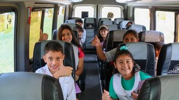Transporte escolar en Río Negro: más de 16.000 estudiantes garantizan su acceso diario a las aulas | LM Neuquen Transporte escolar en Río Negro: más de 16.000 estudiantes garantizan su acceso diario a las aulas