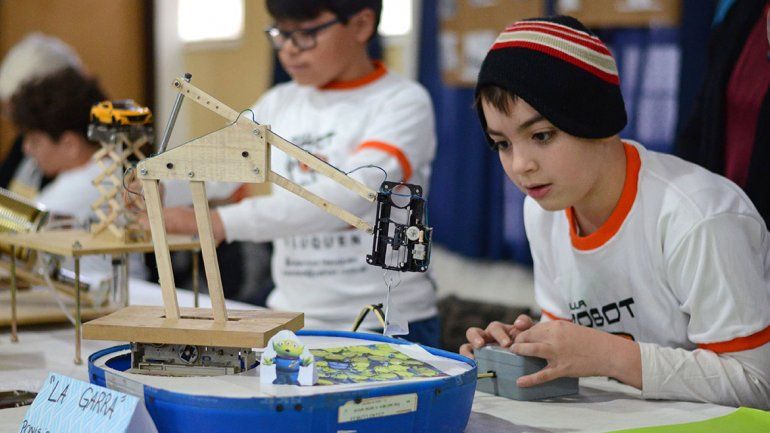 Tienen entre 8 y 14 años y ya hicieron sus propios robots