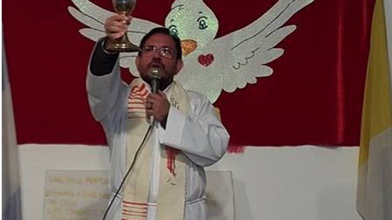 Jorge Cloro recibió el apoyo de la Iglesia y del intendente de Quilmes.