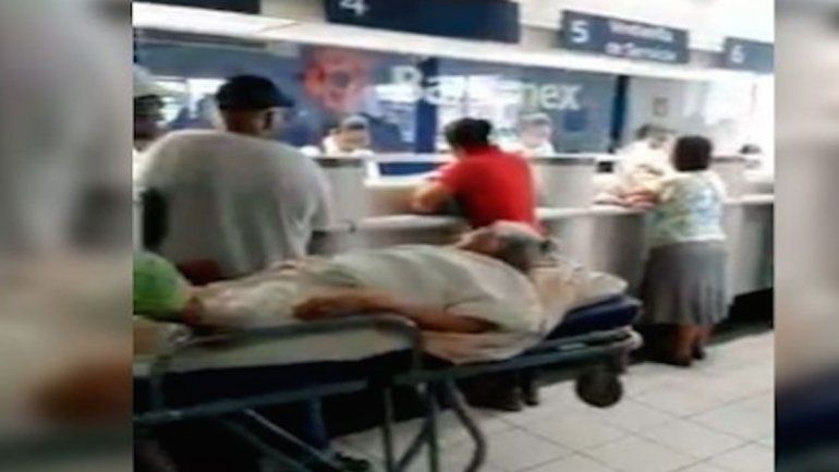 Los empleados se habían negado a salir a la calle a pagarle.