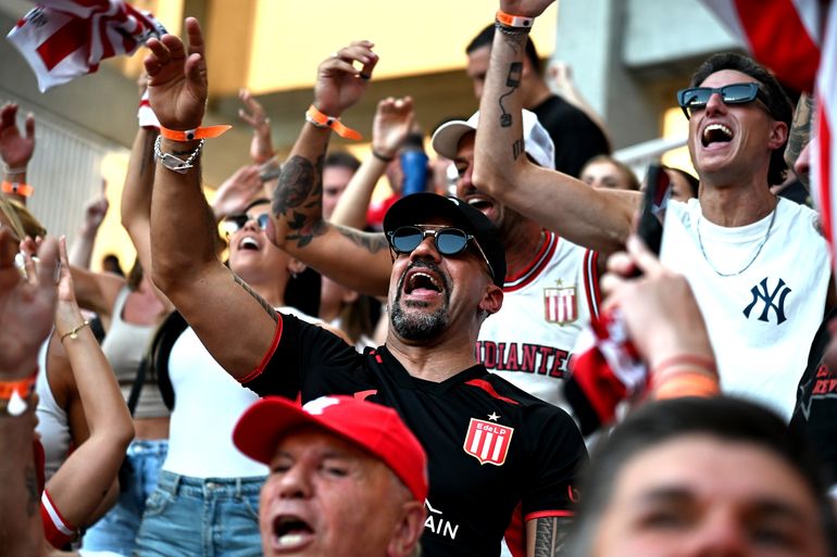 Juan Sebastián Verón en la tribuna de Estudiantes de La Plata.