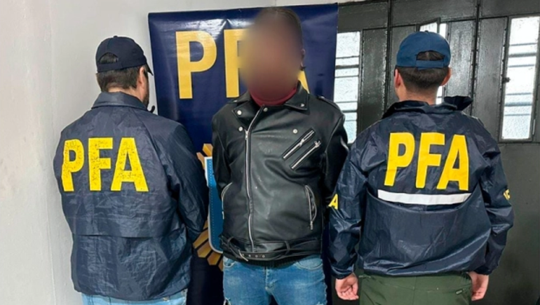 Detuvieron a un hombre por amenazar de muerte a Patricia Bullrich: los violentos mensajes que escribió