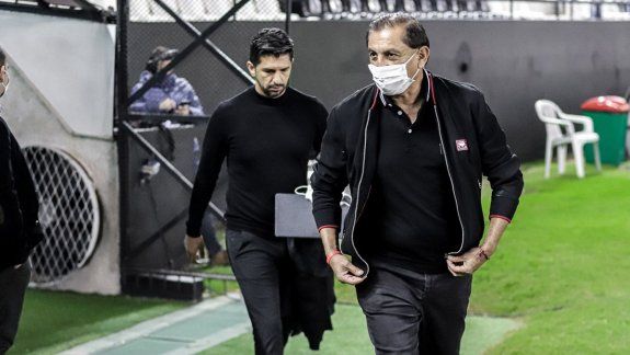 Ramón Díaz renunció antes de enfrentar a Boca