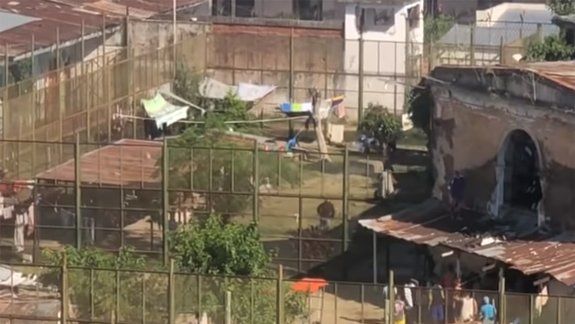 Un muerto y 10 heridos por un motín en Corrientes