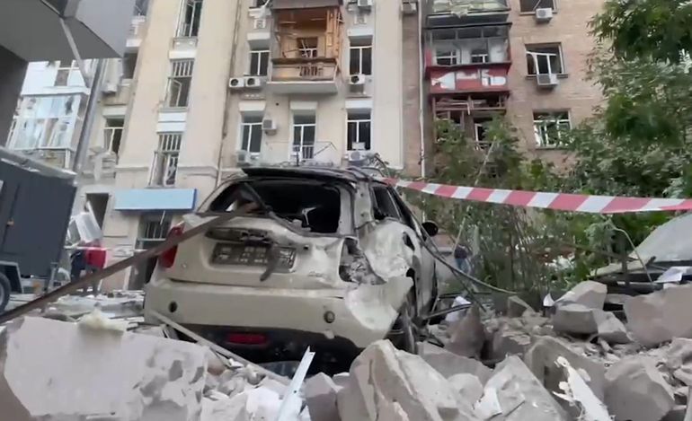 Ataque masivo en Ucrania: Rusia bombardeó Kiev y causó muertes y severos daños estructurales. Ataque masivo en Ucrania: Rusia bombardeó Kiev y causó muertes y severos daños estructurales.