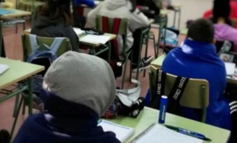 Las intensas heladas obligaron a suspender las clases en las escuelas de al menos siete provincias.
