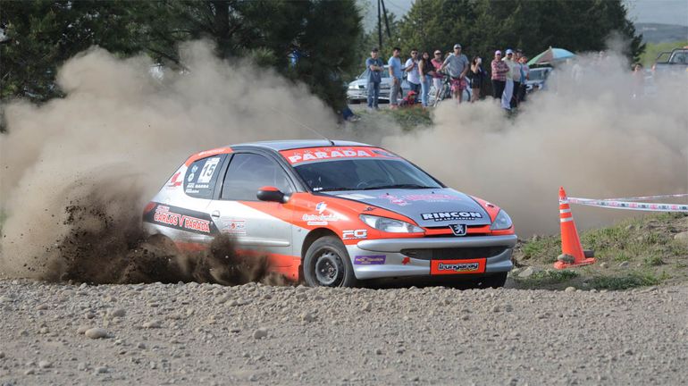 El Rally de Cipolletti convovó a 61 autos de toda la región.