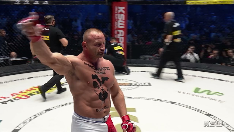 El increíble nocaut en 18 segundos del hombre más fuerte del mundo