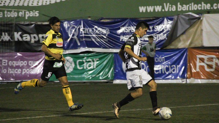 El Tuti le ganó el duelo a uno de los mejores laterales izquierdos del Federal A.&nbsp;