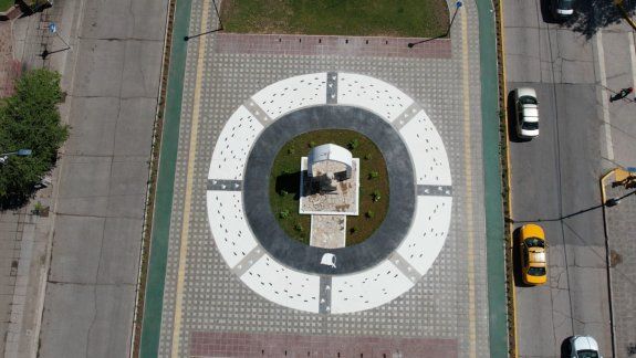 {alttext(,Un paseo en #SiBici por la Avenida Argentina de Neuquén capital)}