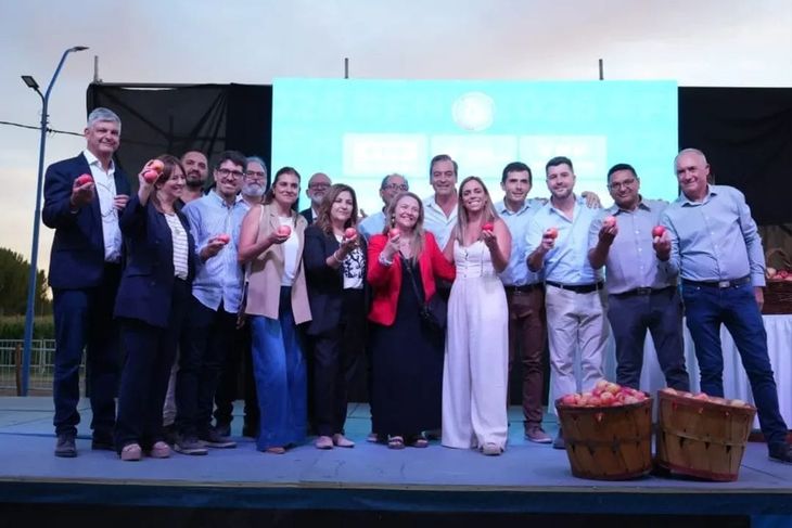 En la fiesta se planteó una disputa que trasciende a la fruticultura.