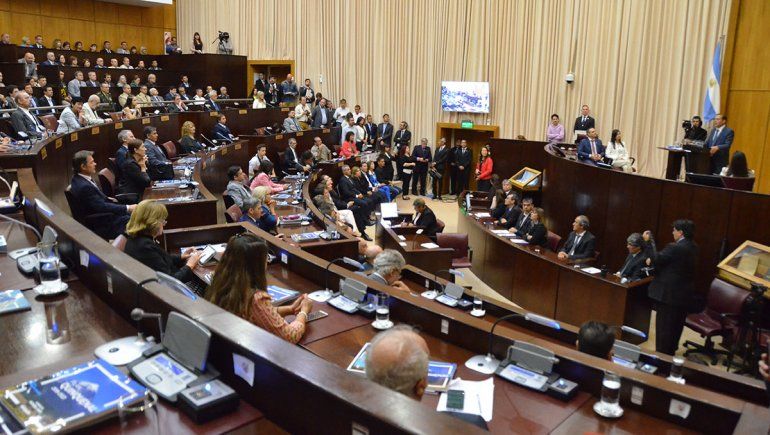 Gutiérrez irá a la jura de Fernández antes de reasumir