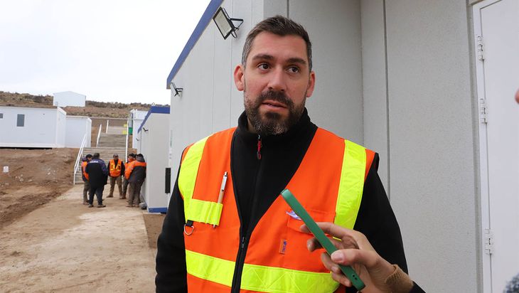 Lázaro Páez, Supervisor de Salud y Seguridad Ocupacional de Patagonia Gold, durante la visita a Calcatreu. Lázaro Páez, Supervisor de Salud y Seguridad Ocupacional de Patagonia Gold, durante la visita a Calcatreu.