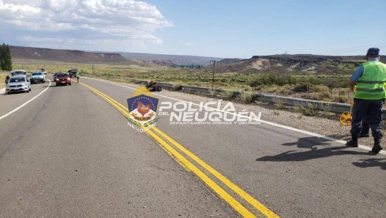 Dos oficiales de la Policía rionegrina chocaron en moto en la Ruta 237 y cayeron a un barranco