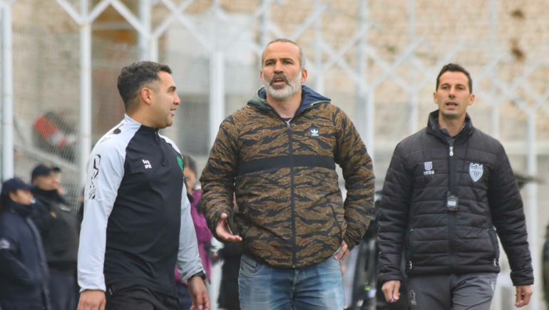 Bruno Gorer es el entrenador de Cipolletti en la Liga Deportiva Confluencia. Foto: Anahí Cárdena