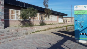 Amenazas de tiroteo en escuelas: otro alumno fue a clase con un arma de aire comprimido. Amenazas de tiroteo en escuelas: otro alumno fue a clase con un arma de aire comprimido.