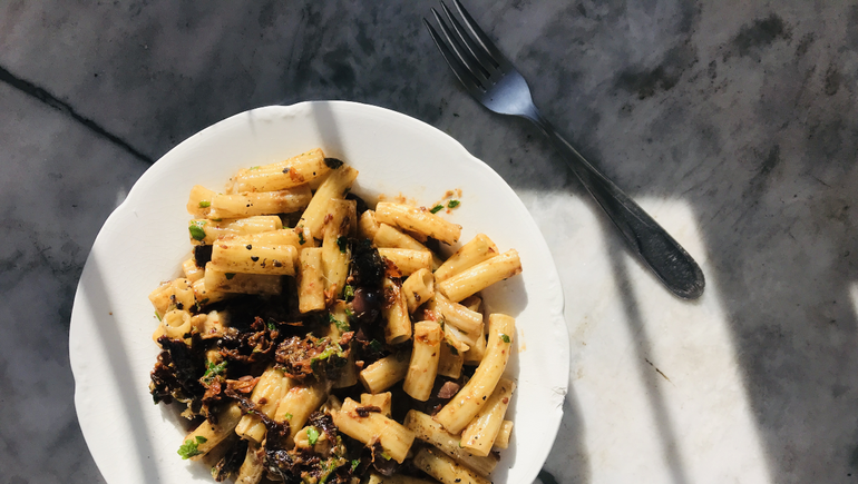 Receta para los días fríos: Pasta alla puttanesca