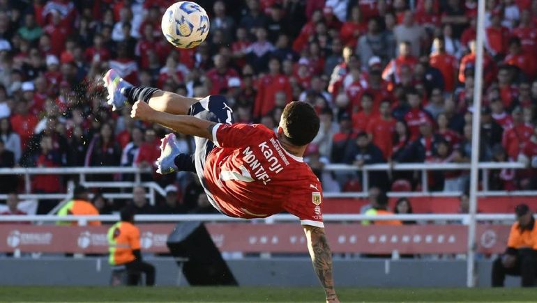 Dos goles de futbolistas argentinos fueron nominados al premio Puskás: quiénes son los candidatos