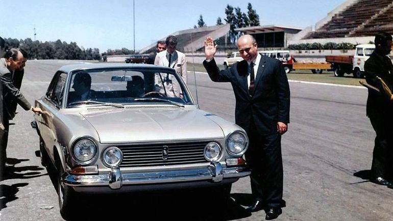 Presentación del Torino en el Autódromo de. Buenos Aires, con Juan Manuel Fangio. Presentación del Torino en el Autódromo de. Buenos Aires, con Juan Manuel Fangio.
