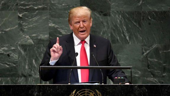 Trump desoye el pedido de la jueza fallecida