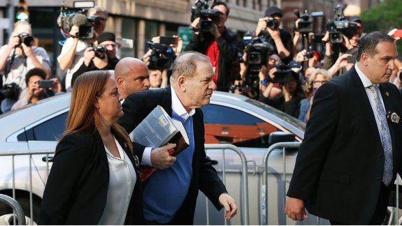 Se entregó Harvey Weinstein por las acusaciones de abusos sexuales