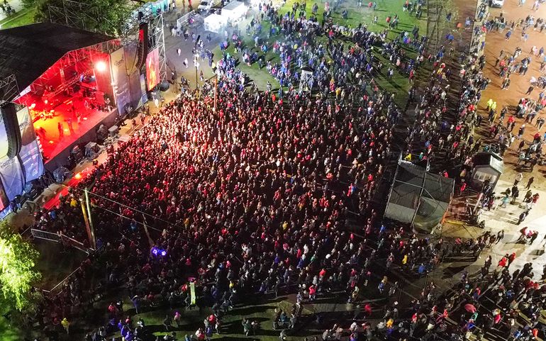 El corso de Zapala: récord de público para el carnaval más grande de la Patagonia