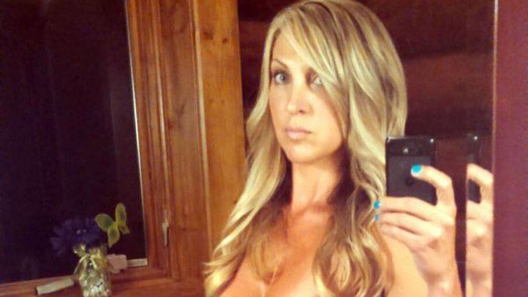 Sedujo al adolescente mostrándole fotos de ella desnuda. Dijo en la Justicia que ama a su marido