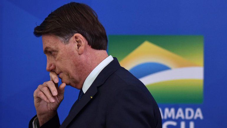 Anonymous expuso datos de Bolsonaro, al que tildó el amigo de Trump